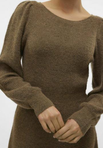 Вязаное платье