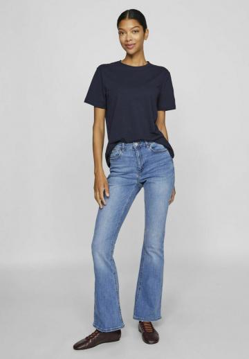 Клешеные джинсы