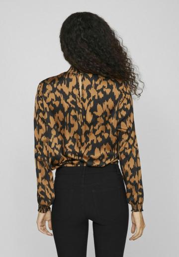 Атласная блузка