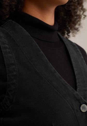 Джинсовая жилетка