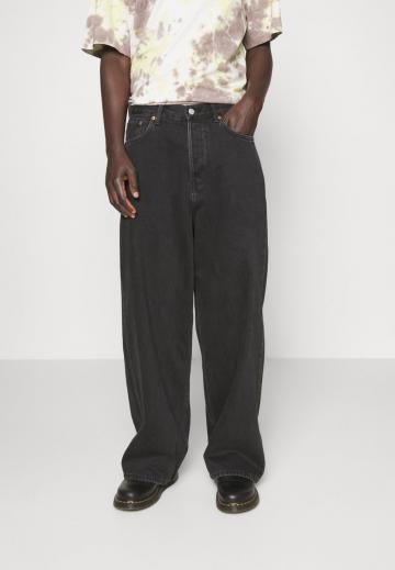 Свободные джинсы