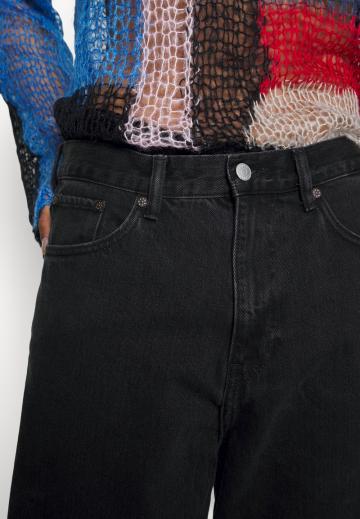 Свободные джинсы