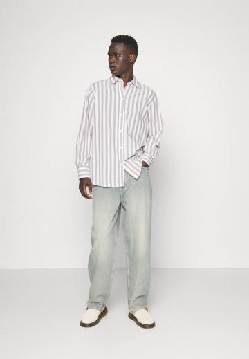 Свободные джинсы