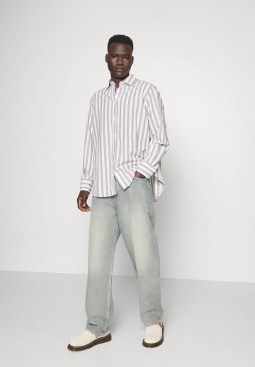 Свободные джинсы