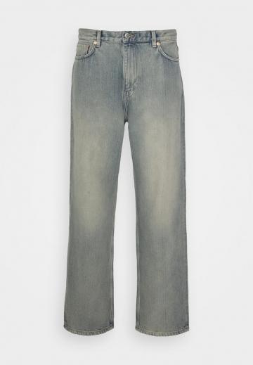 Свободные джинсы