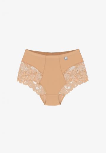 Трусы на бедрах