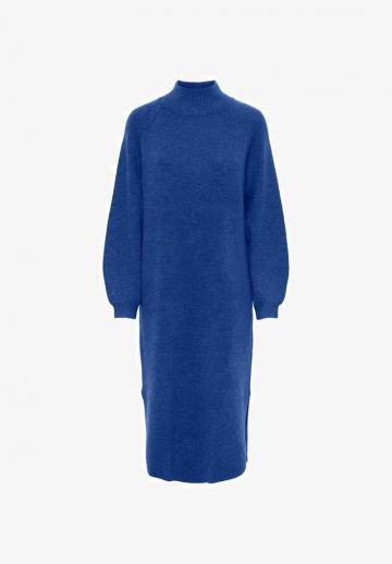 Вязаное платье