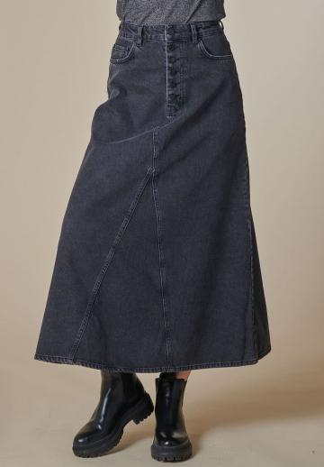 Юбка с накладными карманами