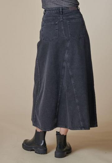 Юбка с накладными карманами