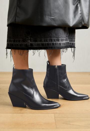 Ковбойские сапожки