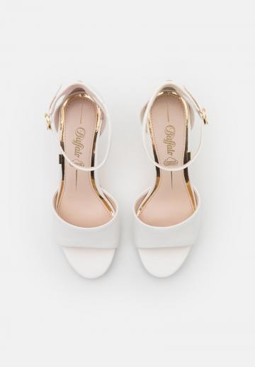 Босоножки на платформе