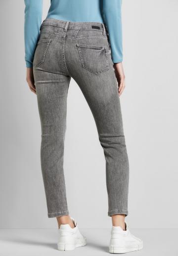 Короткие джинсы