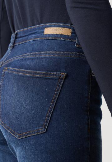 Прямые джинсы