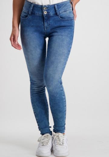 Узкие джинсы