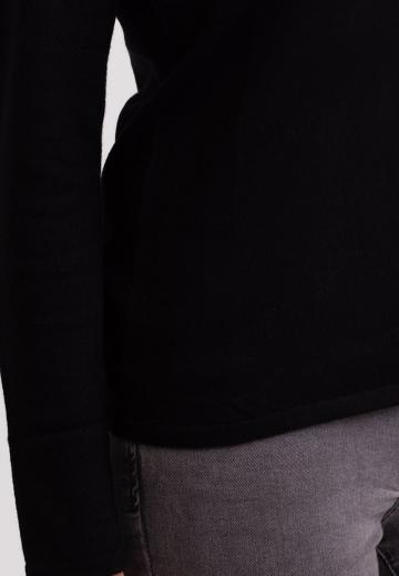 Пуловер с вырезом V