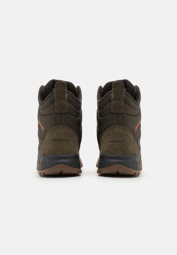 Походные ботинки