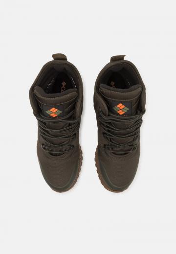 Походные ботинки