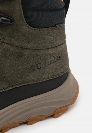 Походные кроссовки