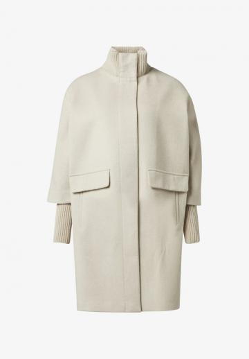 Короткое пальто