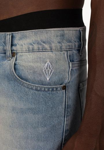 Прямые джинсы