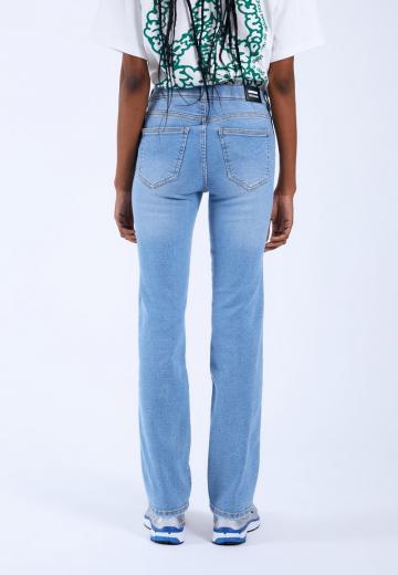 Прямые джинсы