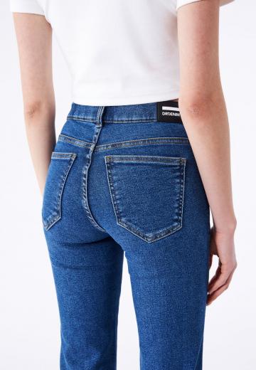 Прямые джинсы