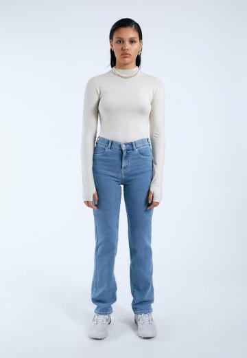 Прямые джинсы