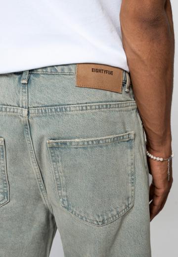 Прямые джинсы