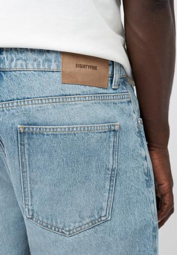 Свободные джинсы