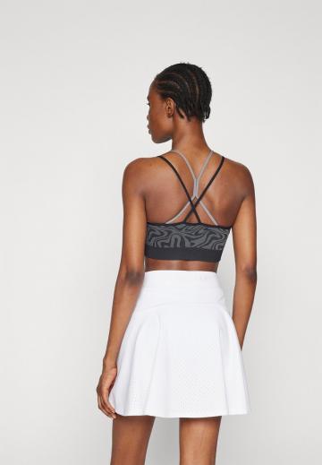 Спортивный топ