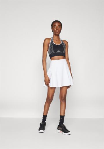 Спортивный топ