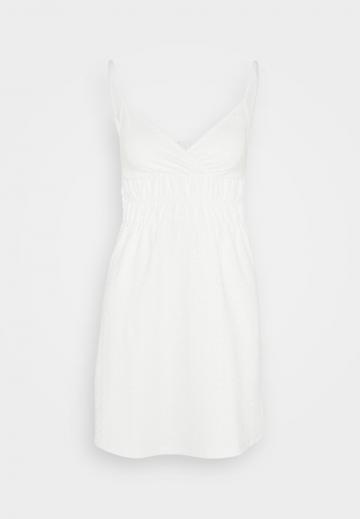 Короткое платье