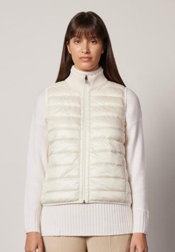 Пуховой жилет