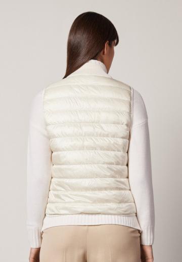 Пуховой жилет