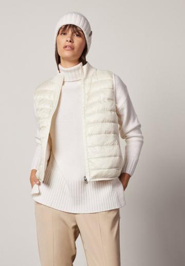 Пуховой жилет
