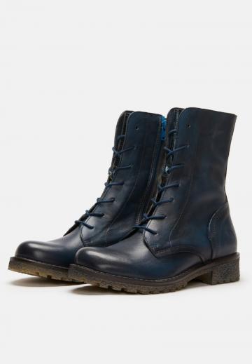 Ботинки на шнуровке