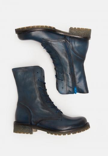 Ботинки на шнуровке