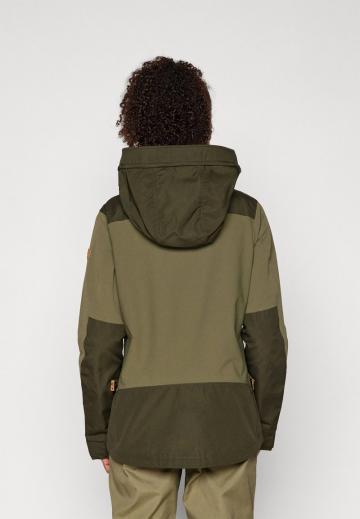 Спортивная куртка