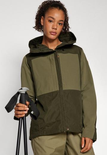 Спортивная куртка