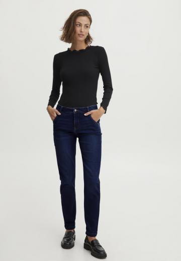 Узкие джинсы