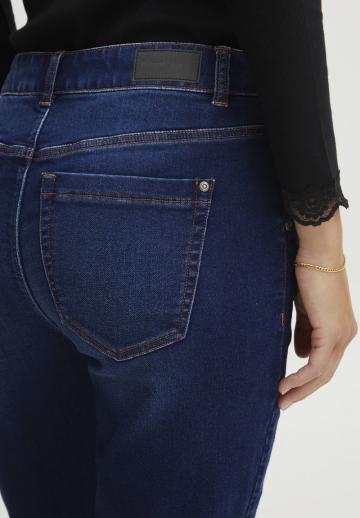Узкие джинсы