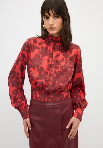 Атласная блузка