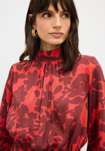 Атласная блузка