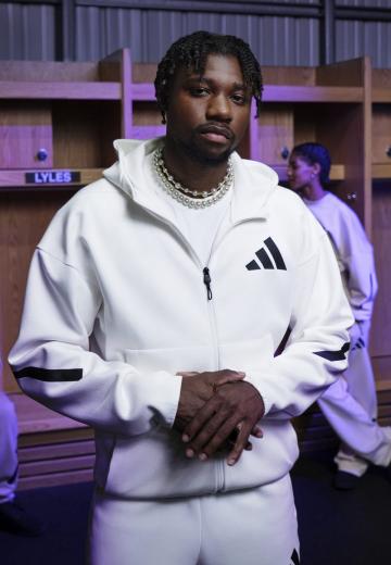 Спортивная кофта