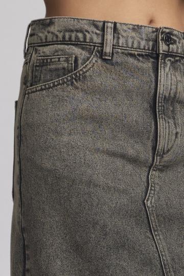 Юбка с накладными карманами