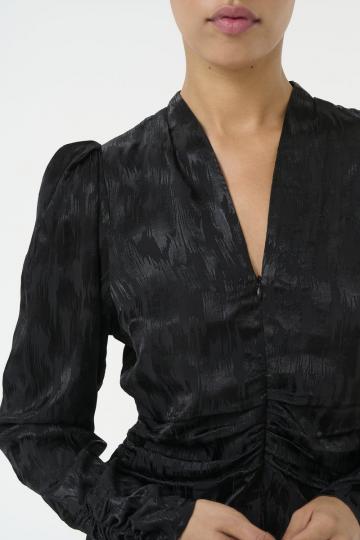 Атласная блузка