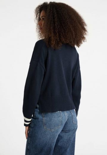 Вязаная кофта