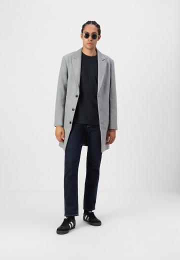 Шерстяное пальто