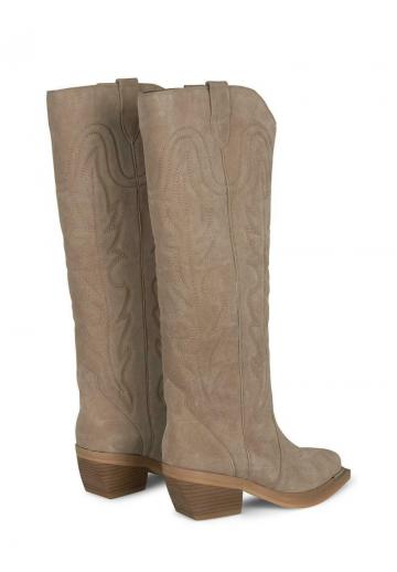 Ковбойские сапоги