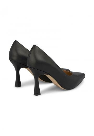 Туфли на высоком каблуке